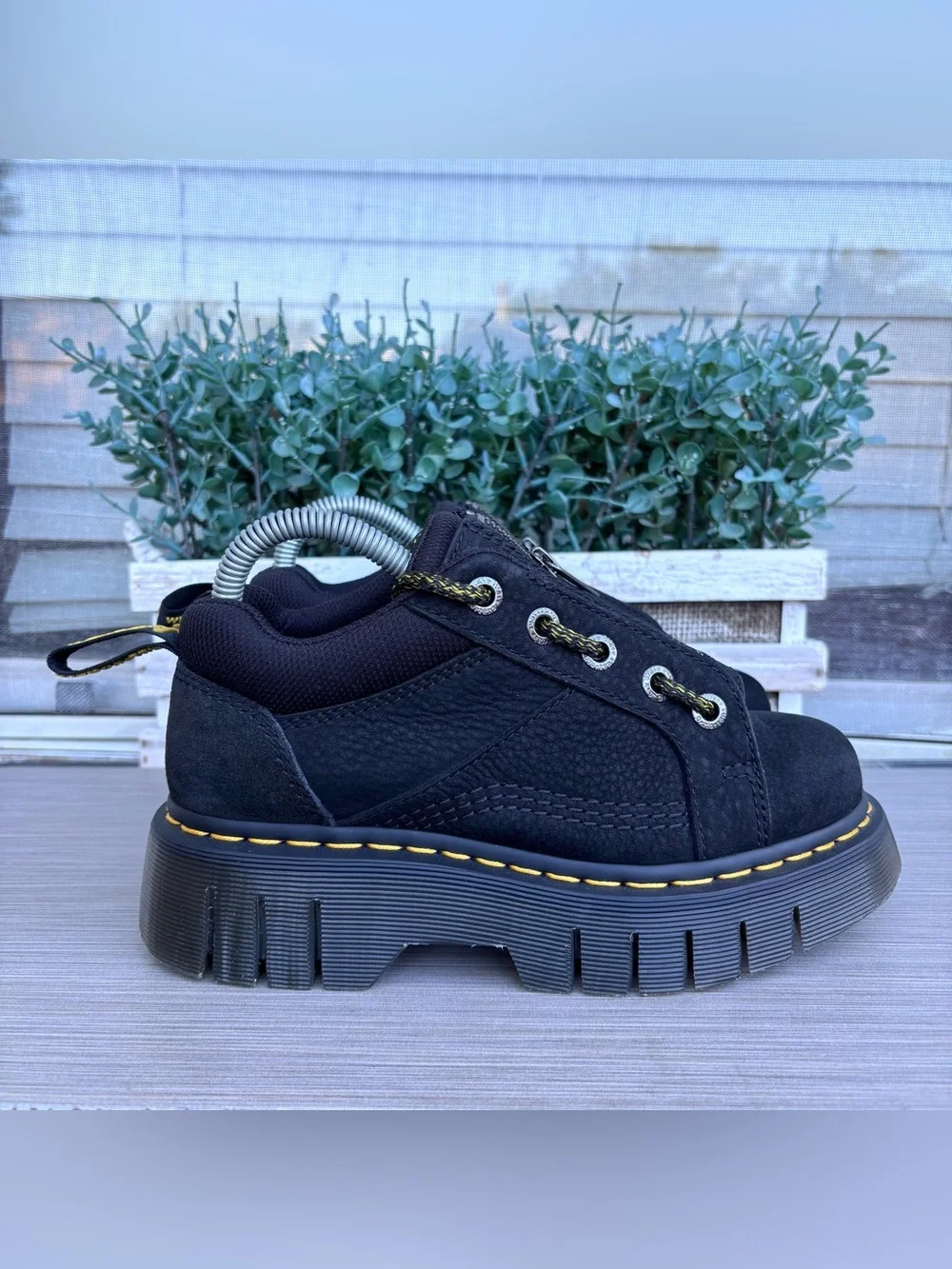 Dr. Martens Woodward Lo zip shoes